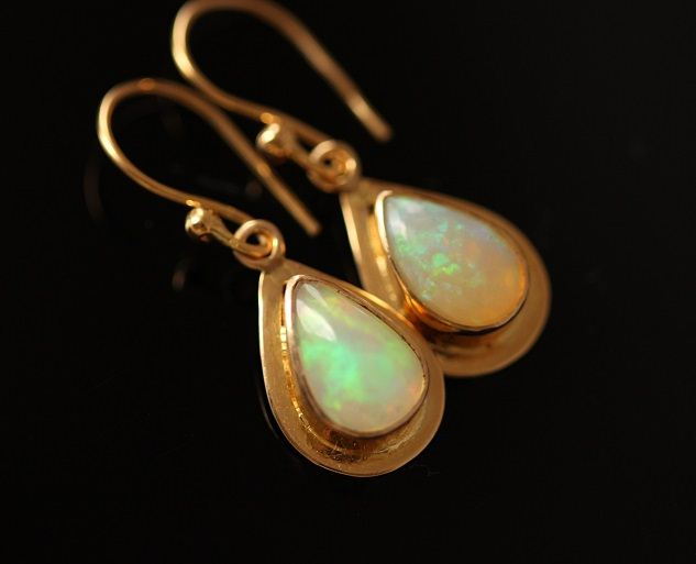 18k Gold Opal Earrings Natural 18k Gold Opal Earrings Natural