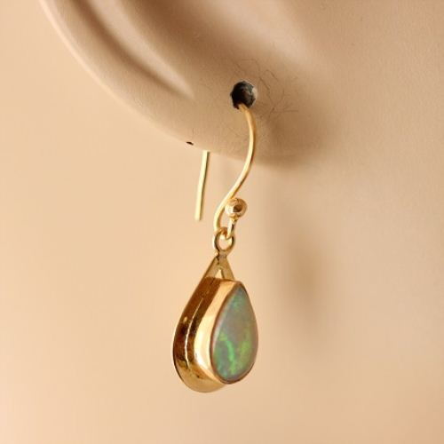18k Gold Opal Earrings Natural 18k Gold Opal Earrings Natural