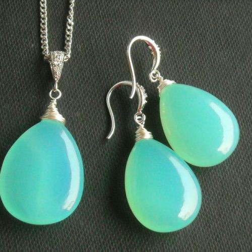 Green Chalcedony Earrings Tear Drop Silver Wire Wred Green Chalcedony Earrings Tear Drop Silver Wire Wred
