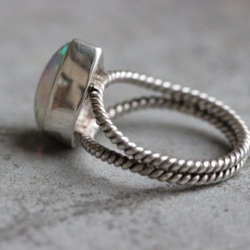 18K white Gold Opal ring - Artisan Opal Ring - Engagement ring 