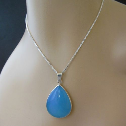 Blue Chalcedony Pear Shape Gemstone 925 Silver Pendant SP02-1085 – Online  Gemstone & Jewelry Store By Gehna Jaipur