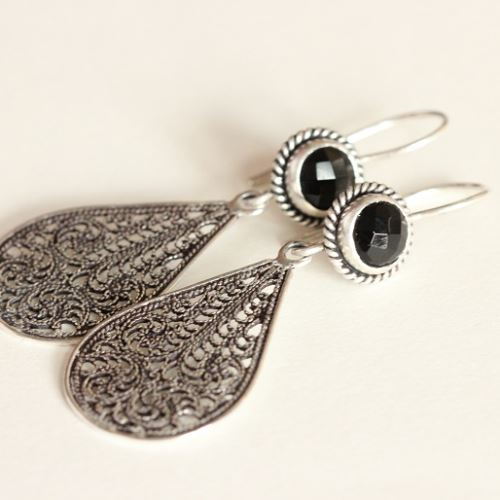 Artisan Filigree Black onyx handmade gemstone silver earrings