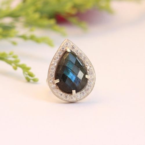 Artisan statement ring - Labradorite ring in sterling silver - Gift