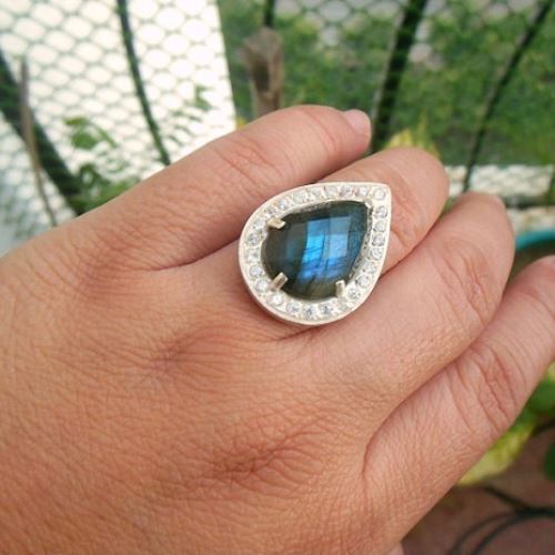 Artisan statement ring - Labradorite ring in sterling silver - Gift