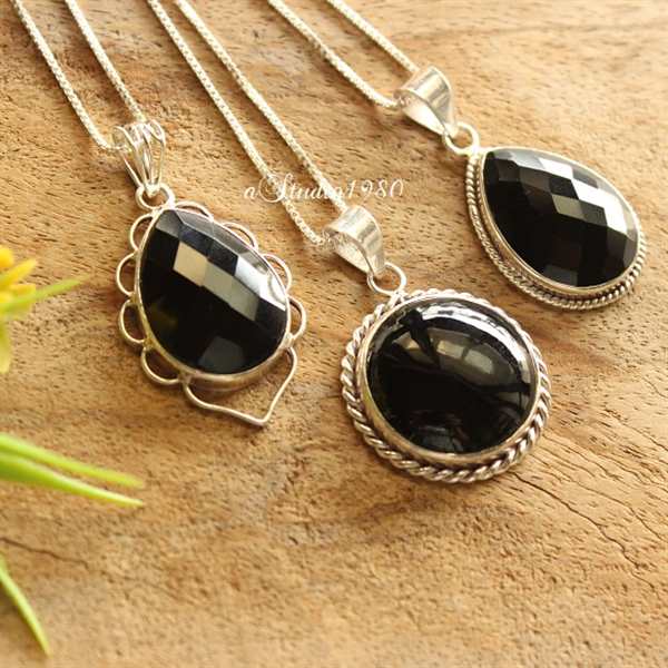 Black pendant, Black onyx pendant, Tear drop silver pendant