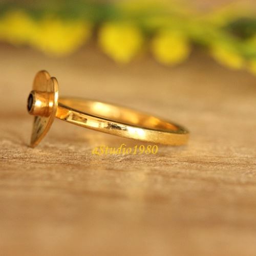 Blue Sapphire ring 18k gold handmade heart gemstone ring