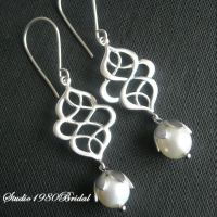 Bridal pearl earrings,bridal jewelry,Bridal earrings,Swarovski pearl earrings, Silver Pearl earrings