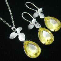 Bridal jewelry, Canary yellow necklace, Jonquil Swarovski crystal, Bridal pendant earrings- orchid Canary bridal necklace set