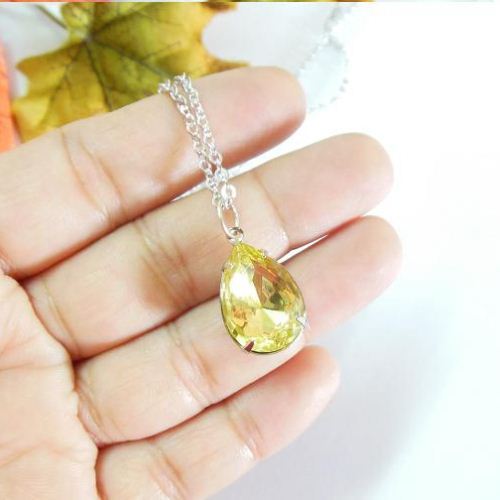 Canary yellow pendant - vintage jonquile jewel
