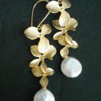 Graduated Triple Flower earrings, Gold filled earrings, pearl bridal earrings
