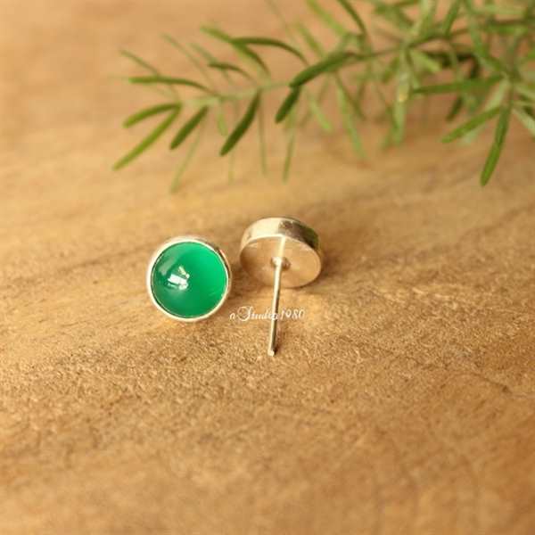 Green ONYX stud earrings, green earrings, Silver ear studs