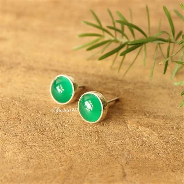 Green ONYX stud earrings, green earrings, Silver ear studs