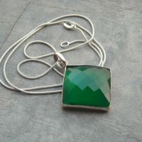 Green chalcedony pendant chain, Faceted square silver pendant