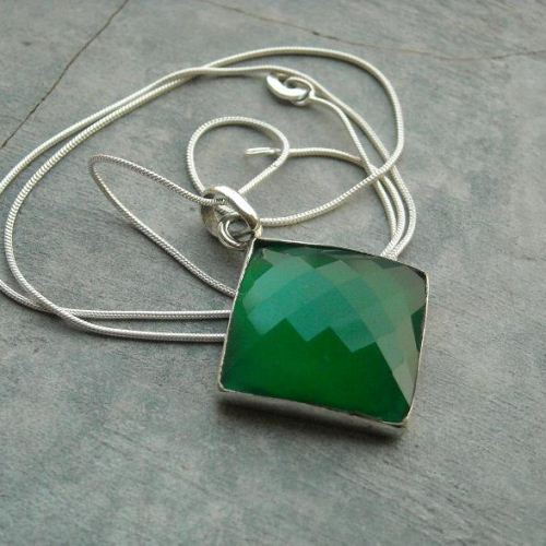 Green chalcedony pendant chain, Faceted square silver pendant
