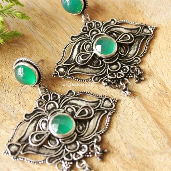 Green onyx earrings - Statement silver earrings - Celestial Green