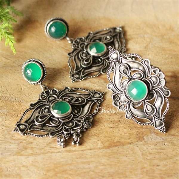 Green onyx earrings - Statement silver earrings - Celestial Green