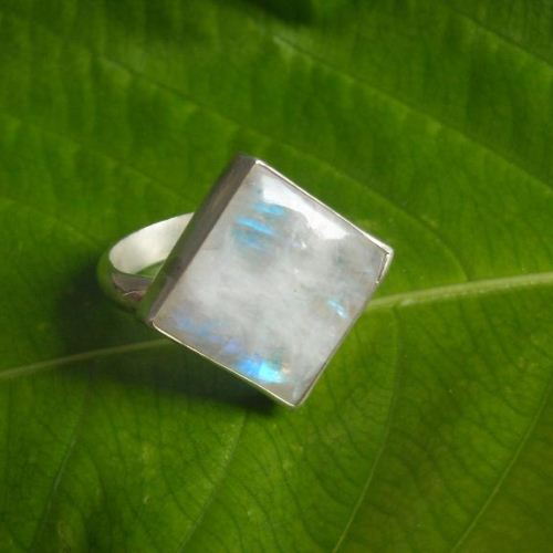 Blue moon-vintage silver moonstone ring | Cici'De Gem Amsterdam