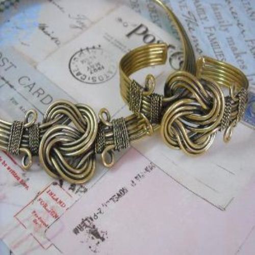 Hearts Wire work hand made golden brass bracelet cuff