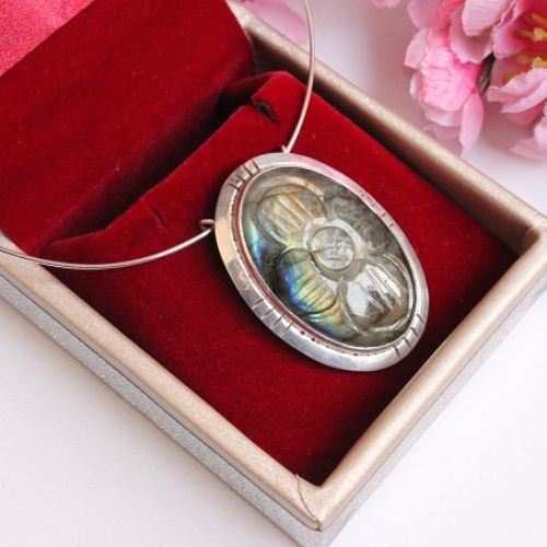 Labradorite Pendant - Gemstone Pendant - Sterling silver pendant 