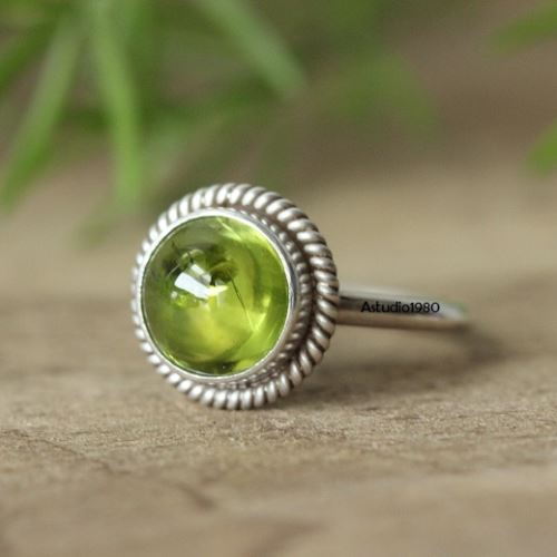 Peridot stone ring online discount