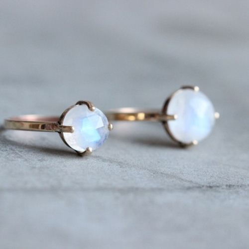 Rainbow moonstone Ring, 18k gold Moonstone ring, Gift for her