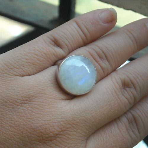 Vintage Oval Cut Moonstone Engagement Ring | LUO