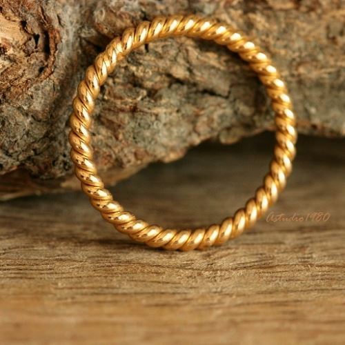 Twisted rope wedding band ring for her, 18k yellow gold stack ring