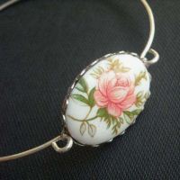VINTAGE flower cab sterling silver bangle bracelet