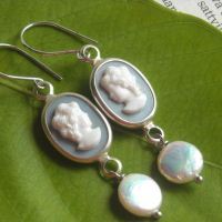 Vintage lady cameo coin pearl earring